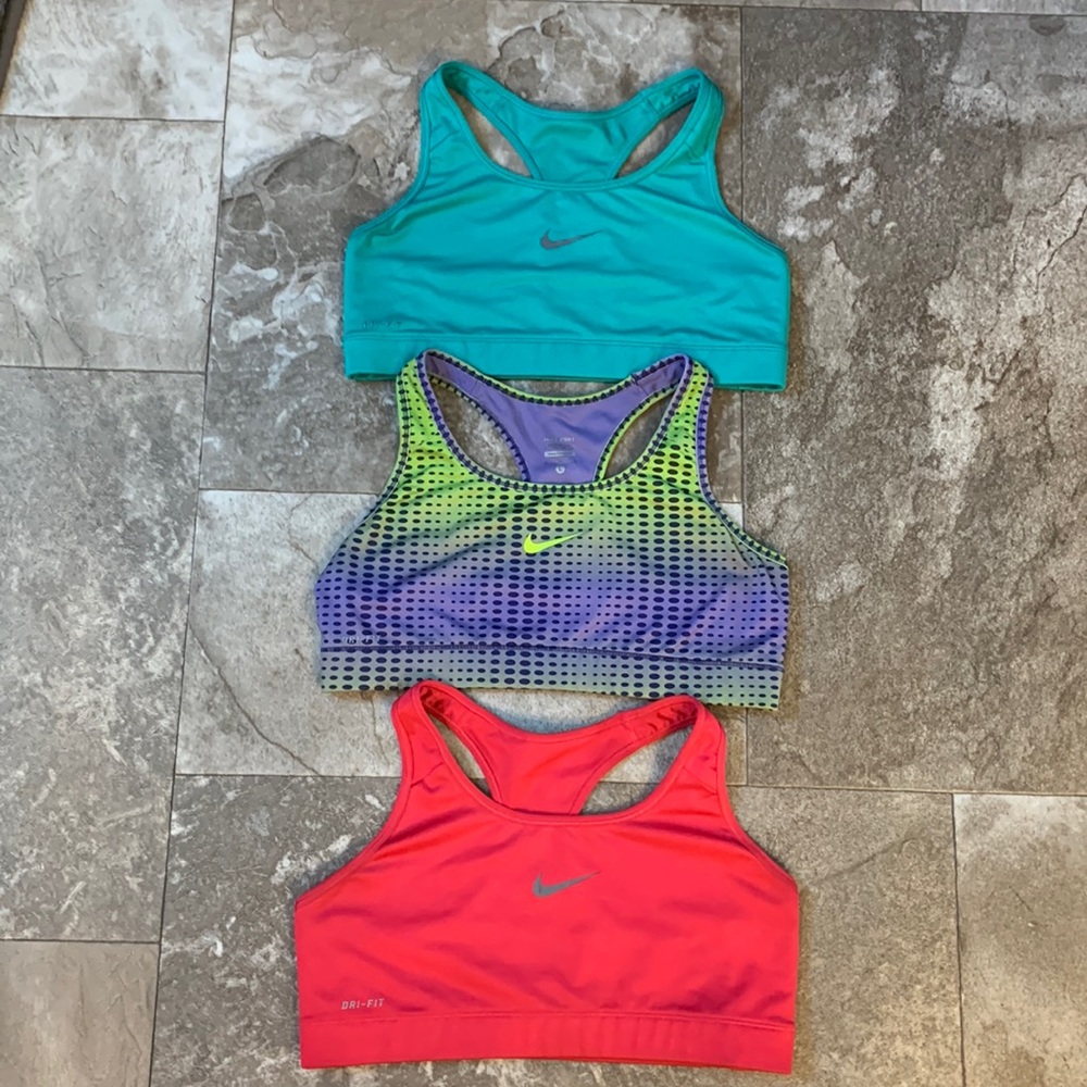 Nike sports bra bundle!!